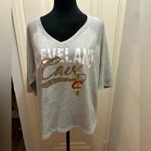 NBA UNK Women’s 3/4 length sweater size large perfect condition
